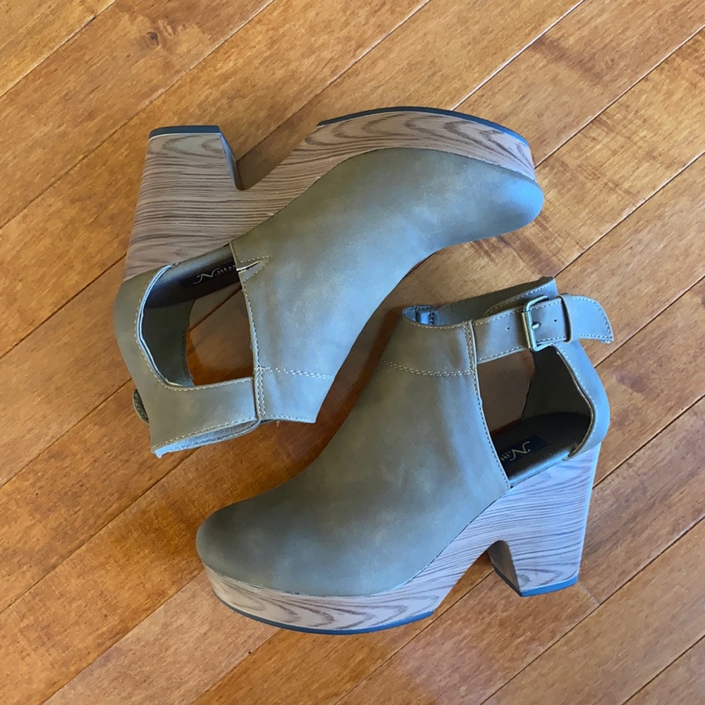 Faux wooden clogs NWOB